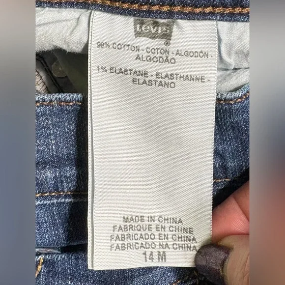 Levi's-Classic 505 Straight-Leg Jeans. Size 14. Medium wash. Excellent condition - Picture 5 of 8